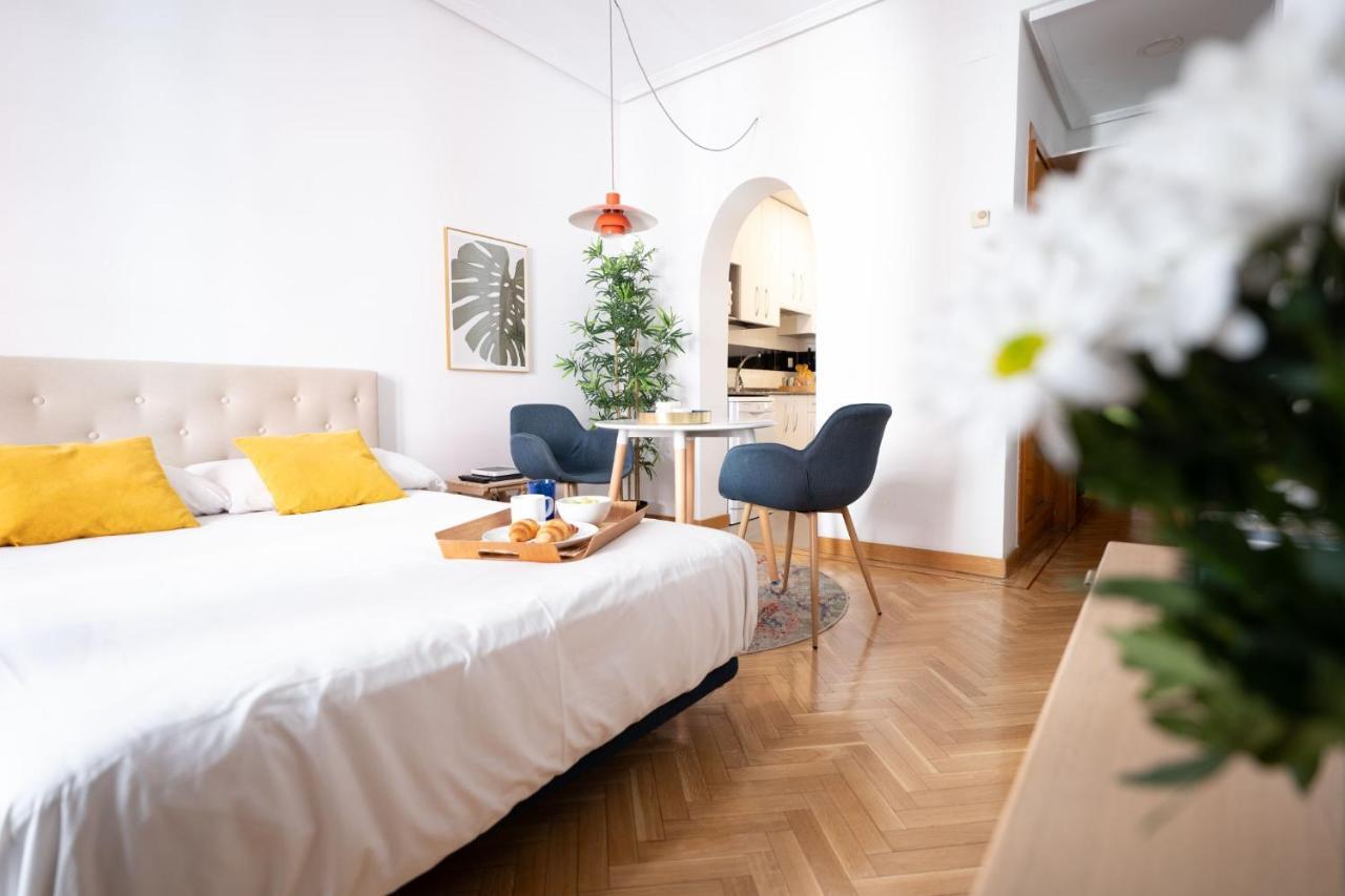 Estudio Calle Del Barquillo Madrid Exterior photo